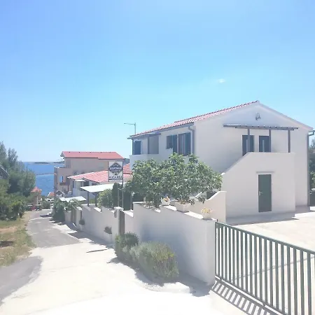 Riba Apartmán Vis